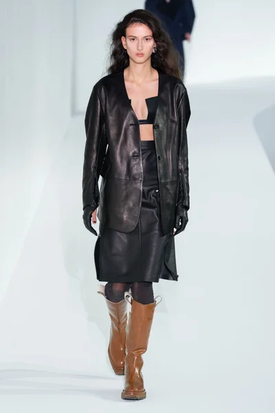Look 3